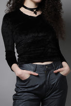 Load image into Gallery viewer, Black velvet '90s long sleeve top