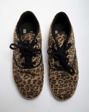 Load image into Gallery viewer, Reebok leopard print skate style trainer