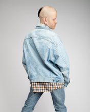 Load image into Gallery viewer, Levi&#39;s denim jacket
