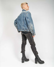 Load image into Gallery viewer, Levi's blue acid wash '80s distressed denim jacket