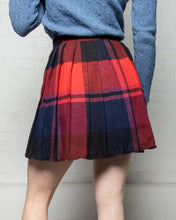 Load image into Gallery viewer, Buttoned tartan pleated skirt
