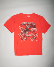 Load image into Gallery viewer, CHICAGO BULLS BASKETBALL T-SHIRT