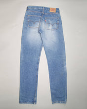 Load image into Gallery viewer, Blue levi 501 straight leg jeans