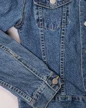 Load image into Gallery viewer, Tommy Hilfiger cropped denim long sleeved regular fit jacket