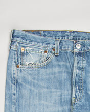 Load image into Gallery viewer, Distressed Blue 501 Straight Leg Fit Jeans