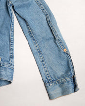 Load image into Gallery viewer, Levis blue denim regular fit long sleeved jacket