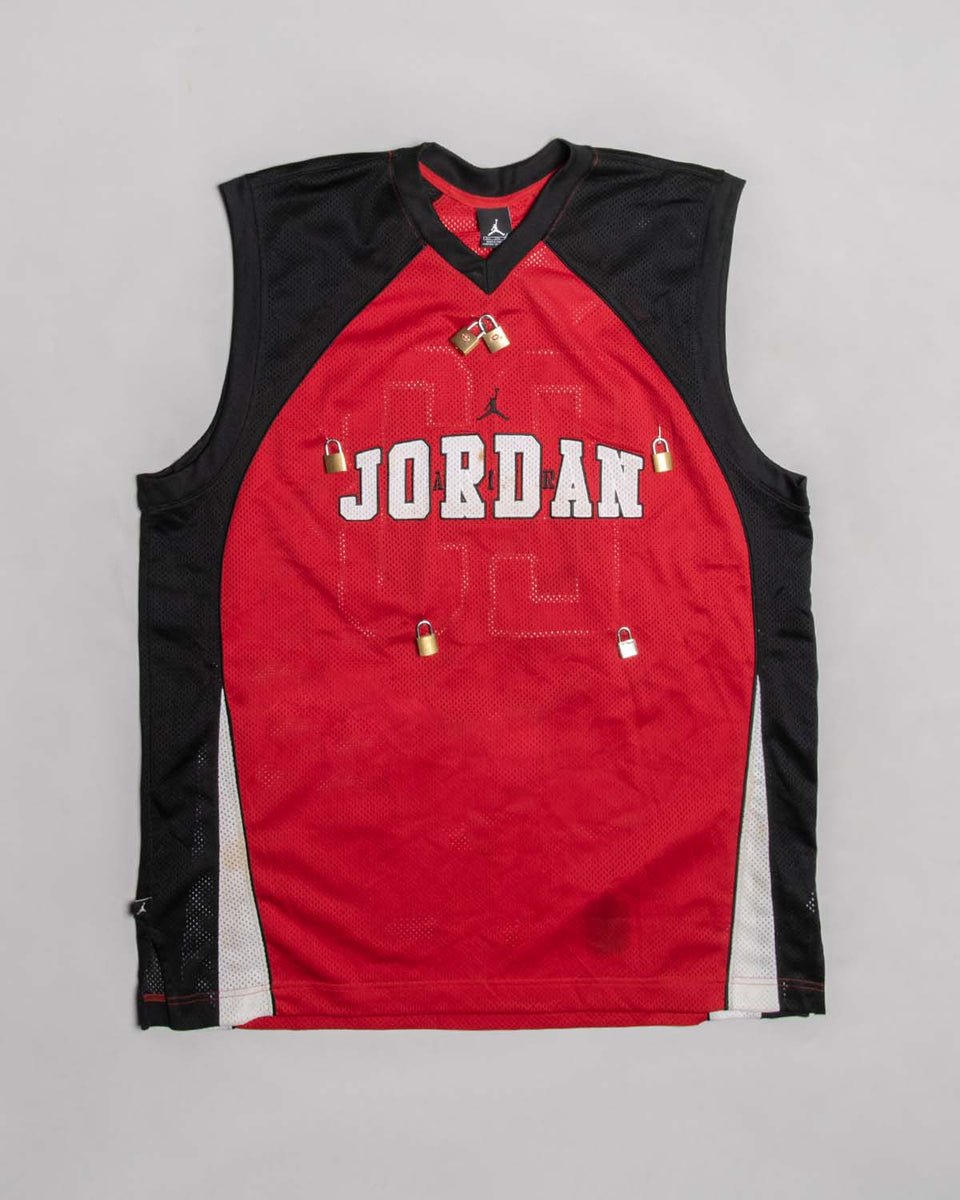 Customised Padlock Red NBA Air Jordan Jersey - GOLDSMITH VINTAGE –  Goldsmith Vintage Store