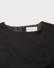Load image into Gallery viewer, Extreme long wide sleeve black crop blouse