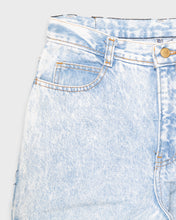 Load image into Gallery viewer, Frayed high waisted 90's jeans