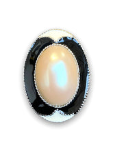 Load image into Gallery viewer, Pearl black and white oval clip on earrings