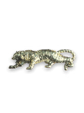 Load image into Gallery viewer, Gold leopard vintage brooch