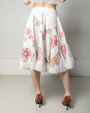 Load image into Gallery viewer, Escada y2k white floral mid-length flared fit skirt
