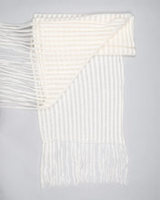 Load image into Gallery viewer, CREAM KNITTED SCARF
