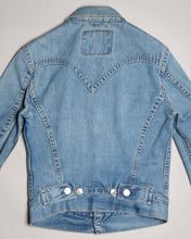 Load image into Gallery viewer, Levis blue denim regular fit long sleeved jacket
