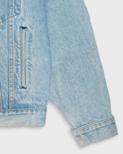 Load image into Gallery viewer, Levi&#39;s denim jacket
