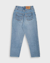 Load image into Gallery viewer, Classic blue Levi 901 ultra high waisted cropped raw hem jeans
