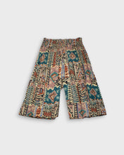 Load image into Gallery viewer, &#39;70s Aztec style printed shorts
