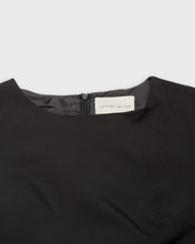 Load image into Gallery viewer, Extreme long wide sleeve black crop blouse
