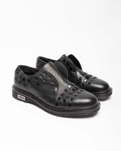 Load image into Gallery viewer, Cult black leather studded slip-on shoes
