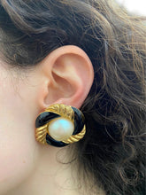 Load image into Gallery viewer, Black gold wrap design pearl clip on earrings

